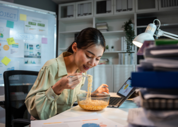 Aumente su rendimiento por la tarde: Descubra cómo los alimentos afectan su concentración