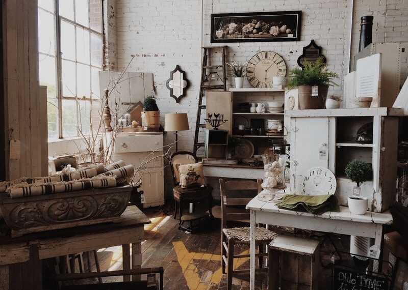 Muebles de diseño vs. Marca reconocida: ¿Cuál elegir?