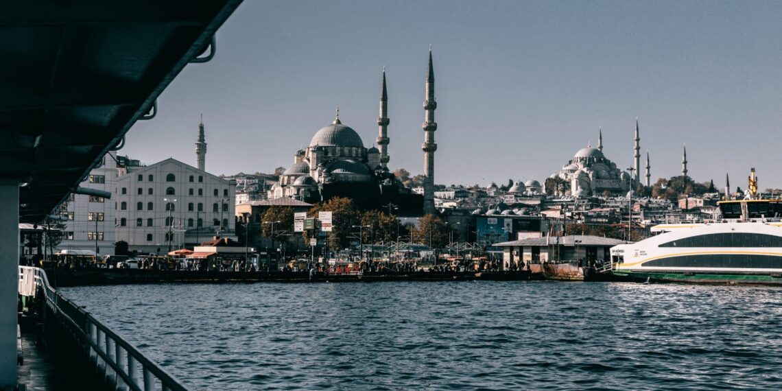 Ahorra en tus viajes: descubre las mejores rebajas y disfruta de destinos turísticos económicos