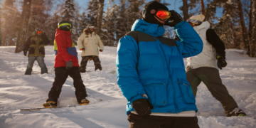 ¡Seguridad en deportes invernales! Consejos al elegir equipamiento