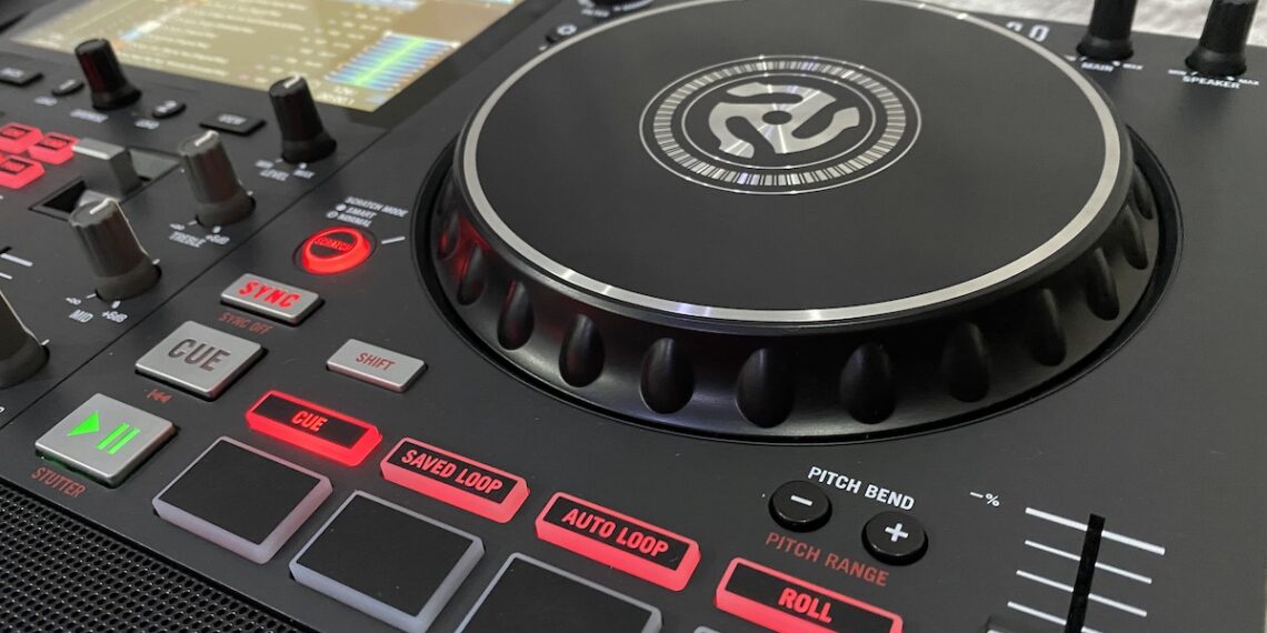 ¡Mezcla como un pro con el mejor equipamiento de DJ para principiantes!