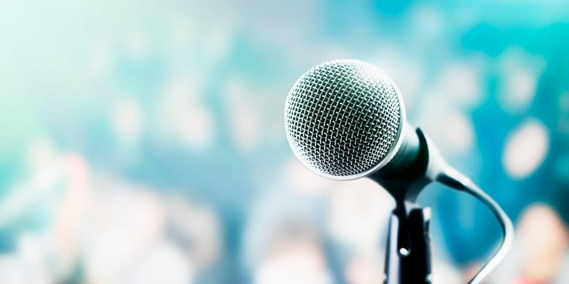 ¡Descubre los mejores micrófonos para grabar voces en estudio! Recomendados por expertos