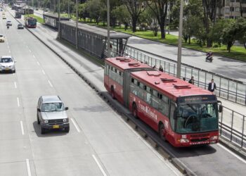 Ahorra tiempo y dinero con el transporte público en destinos turísticos