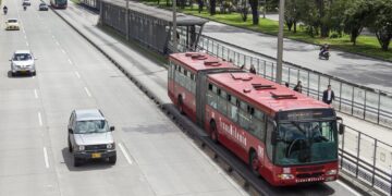 Ahorra tiempo y dinero con el transporte público en destinos turísticos