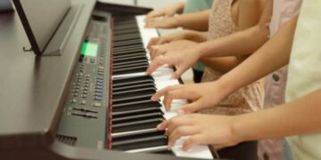 Los increíbles beneficios de aprender a tocar piano o teclado